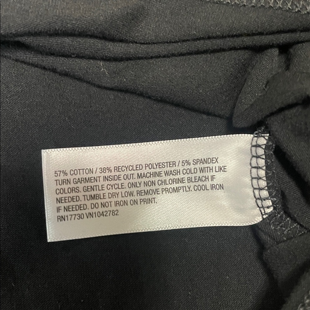 Wild Fable Sporty Season Black Graphic Cropped Tank Top Var Sizes | NWT - Picture 3 of 3